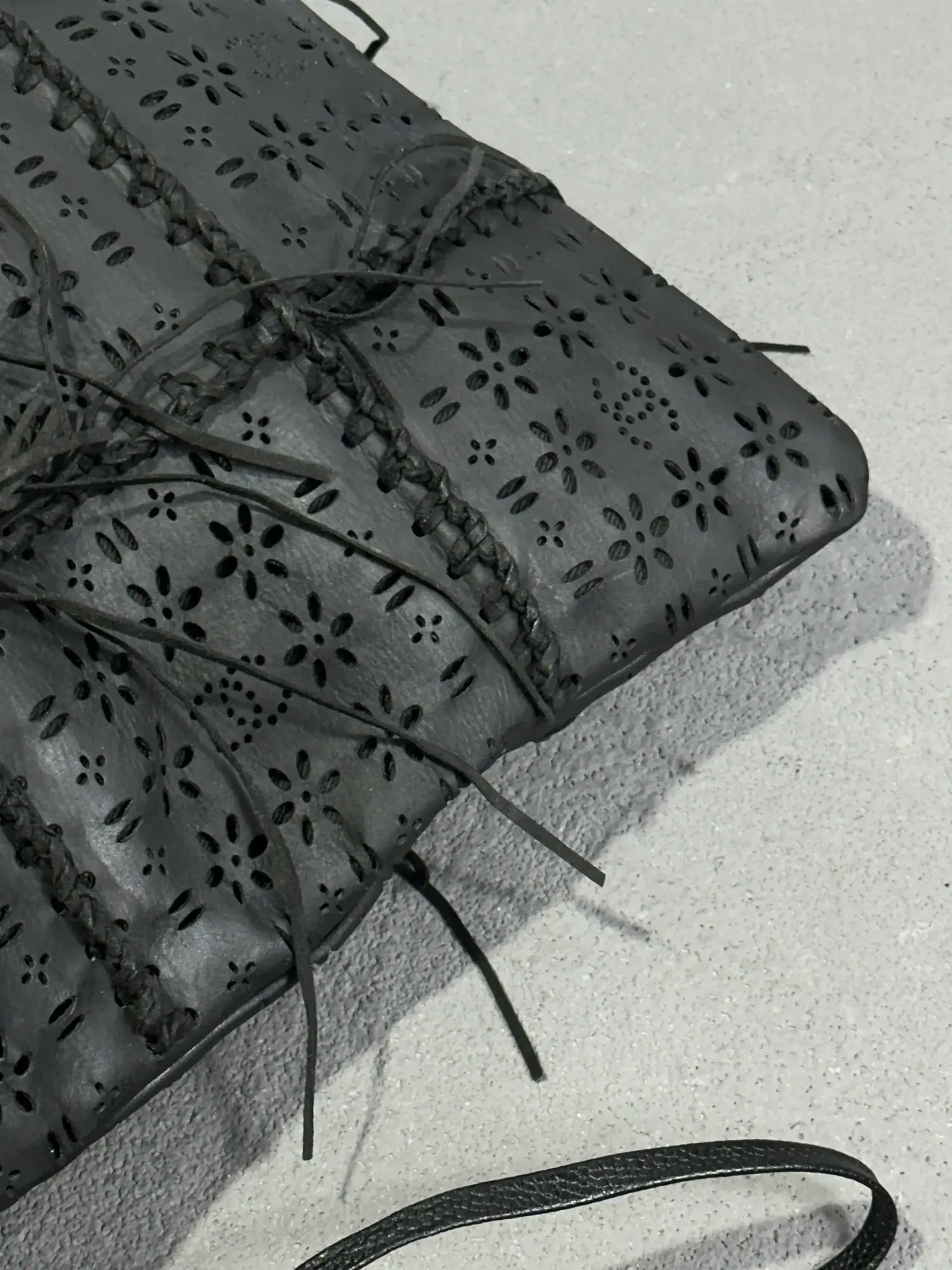 가방-샤넬-스웨이드 염색-레이저 컷 아이콘 스웨이드 숄더백 수선 후